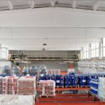 Nie mroź gotówki w magazynie: sprytne strategie zarządzania zapasami materiałów