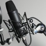 Zamień pokój w studio: wybierz idealny mikrofon pojemnościowy do domowych nagrań