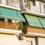Balkon jak prywatna oaza: sprytne osłony, dzięki którym zyskasz więcej prywatności i stylu