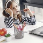 Mikroreset dla mózgu: zmysłowe przerwy, które turboładują naukę